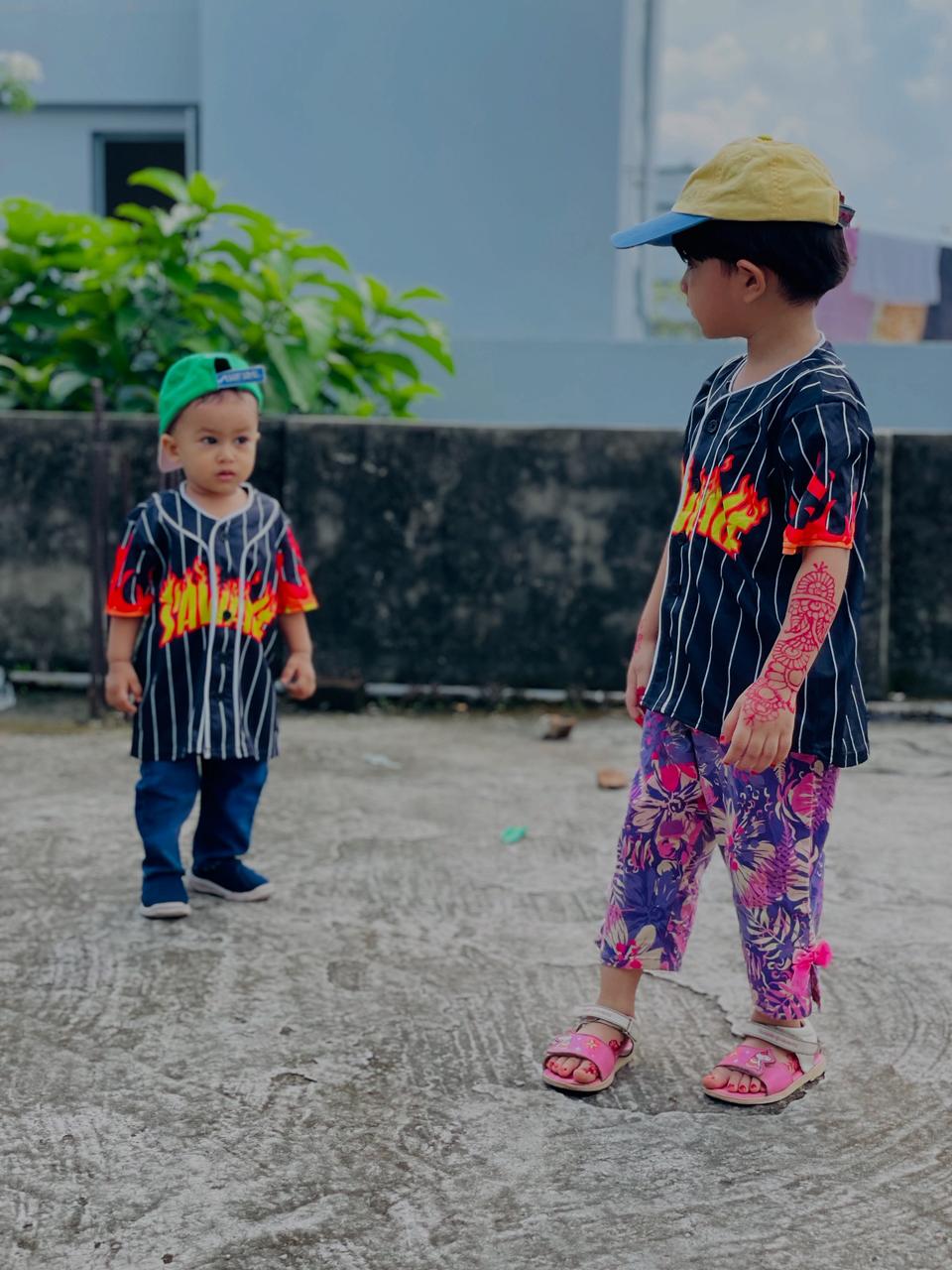Savage Flame Print Kids Baseball Jersey – Black