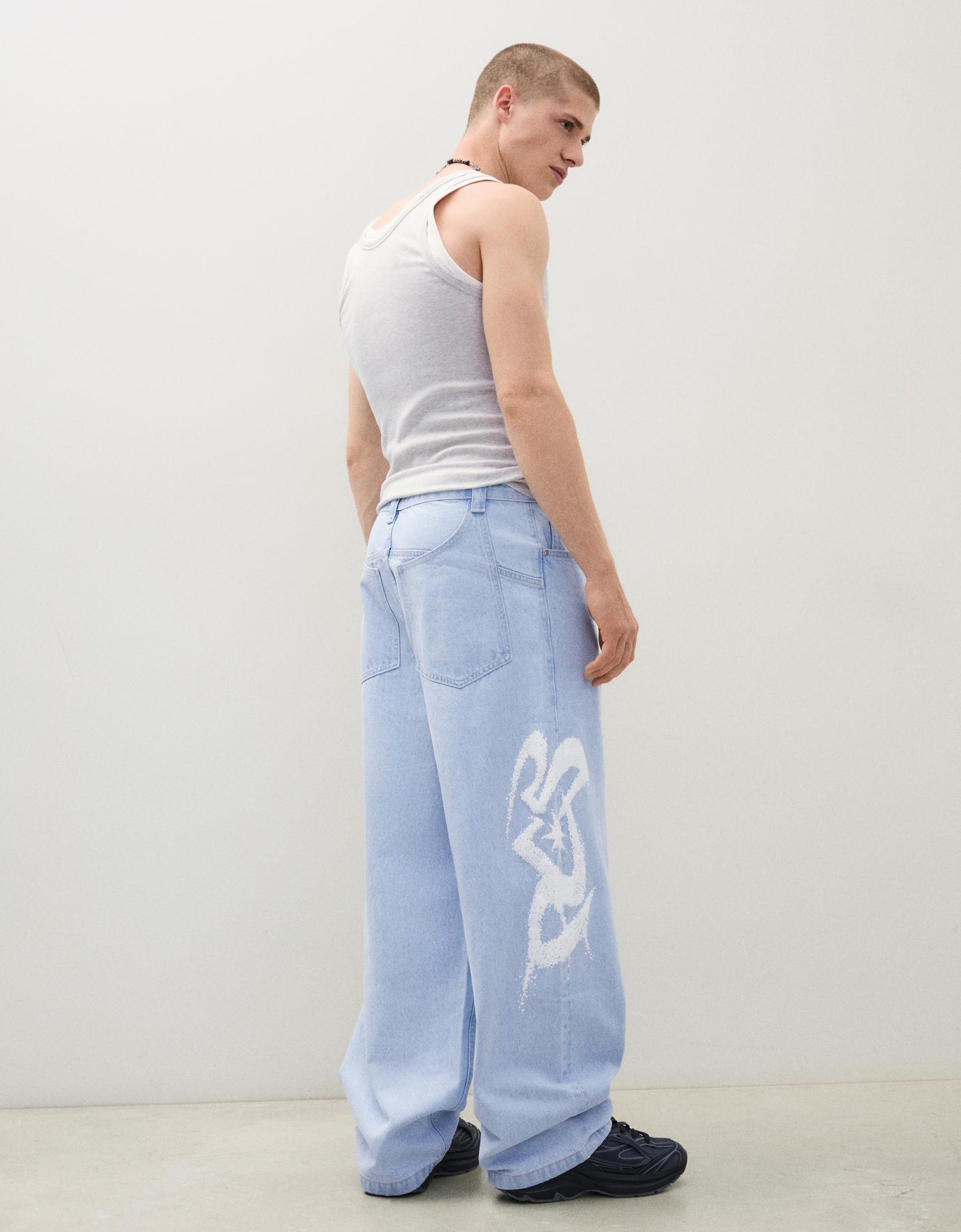 Light Wash Baggy Fit Jeans – Men’s Premium Denim