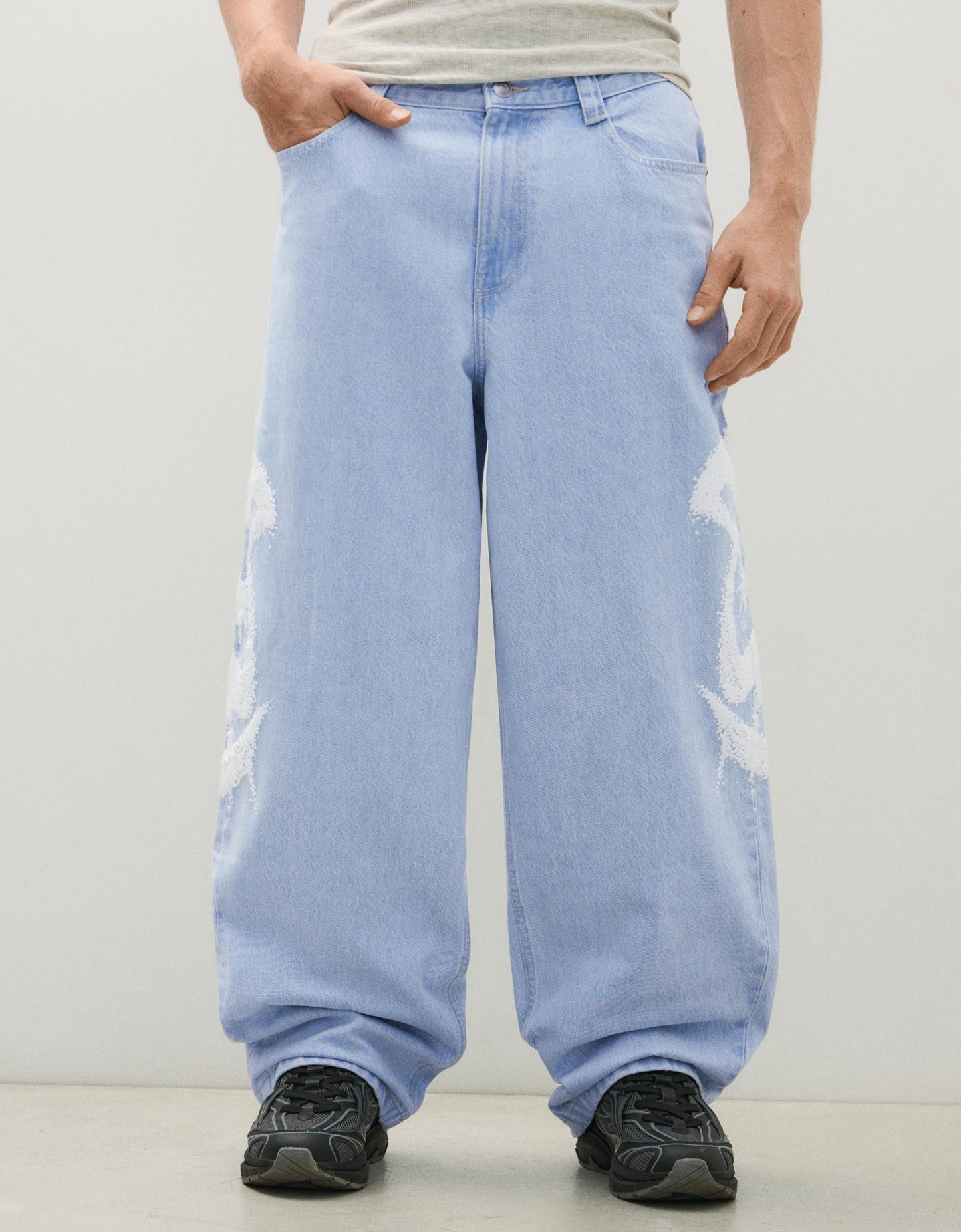 Light Wash Baggy Fit Jeans – Men’s Premium Denim
