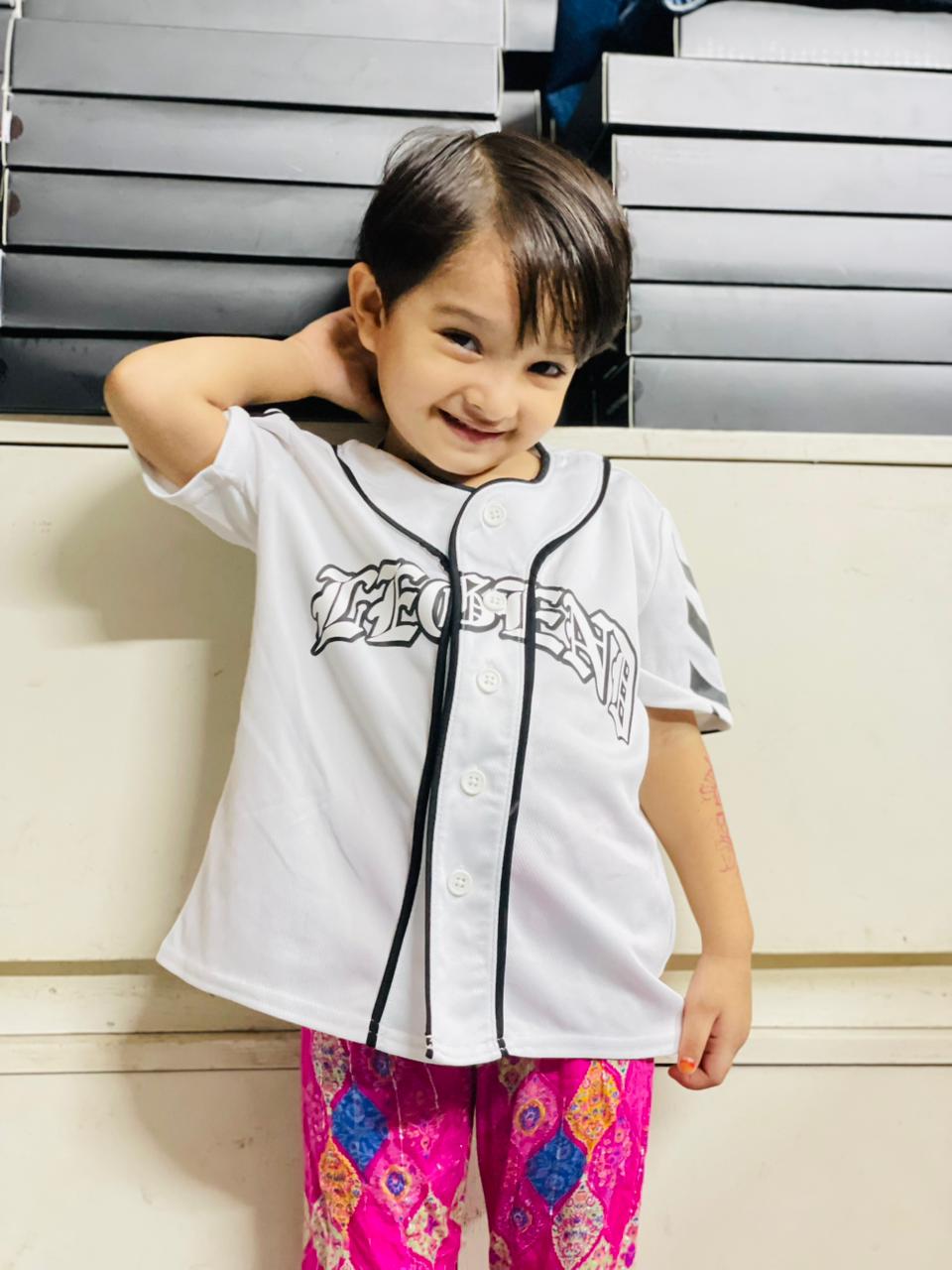 Urban Street Style White Baseball Jersey with Bold Graphic Print