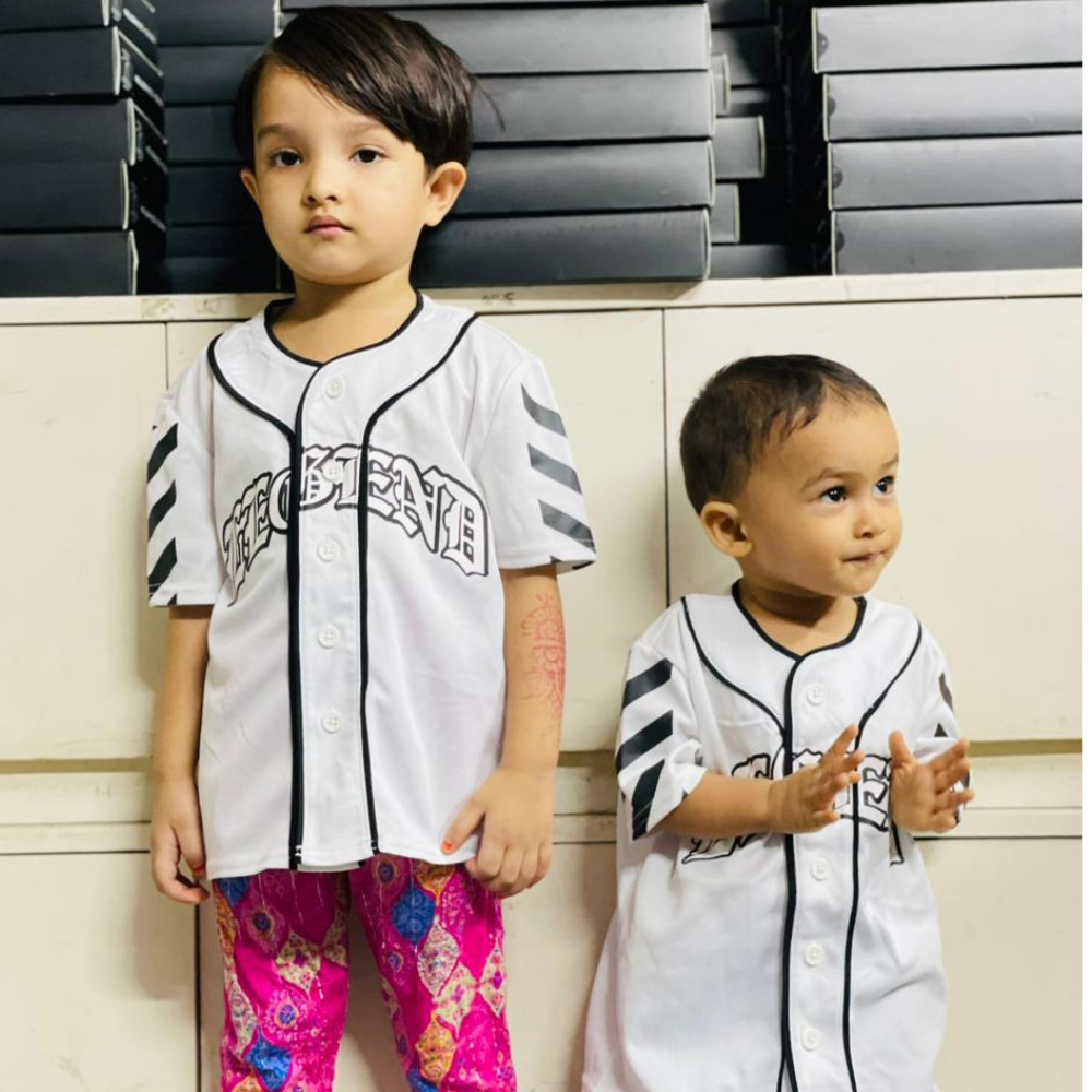 Urban Street Style White Baseball Jersey with Bold Graphic Print