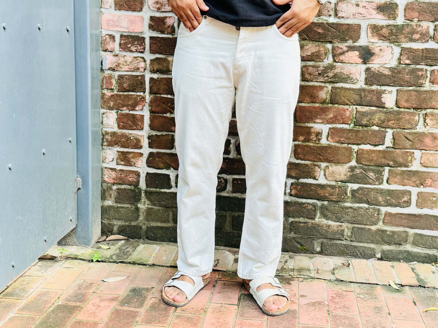 White Straight Fit Jeans – Minimal Look, Maximum Impact