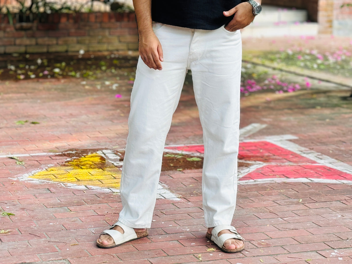 White Straight Fit Jeans – Minimal Look, Maximum Impact