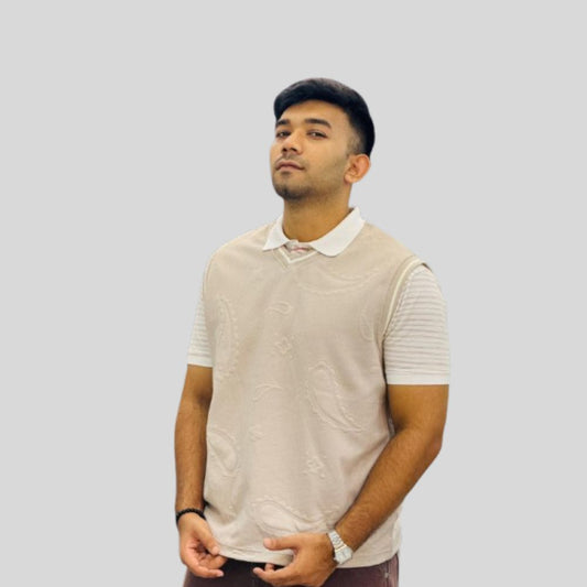Trendy cream color Textured Sleeveless Sweater Vest – Casual & Stylish Men’s Outfit