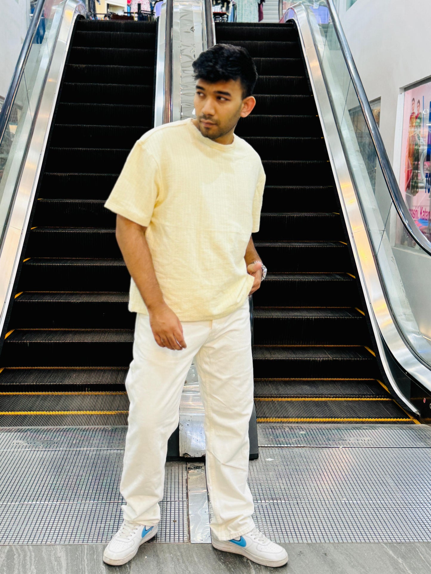 Versatile Cream Crop Tee for Trendy Vibes