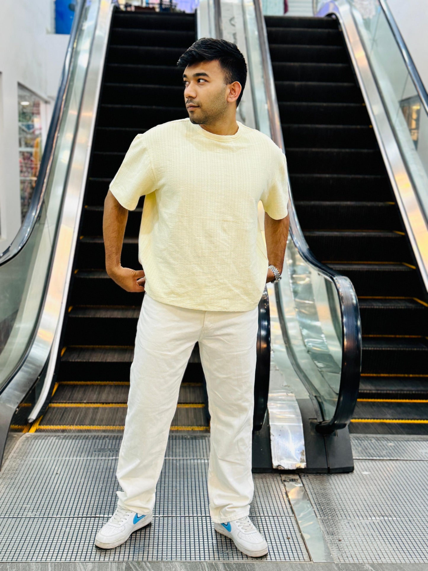 Versatile Cream Crop Tee for Trendy Vibes