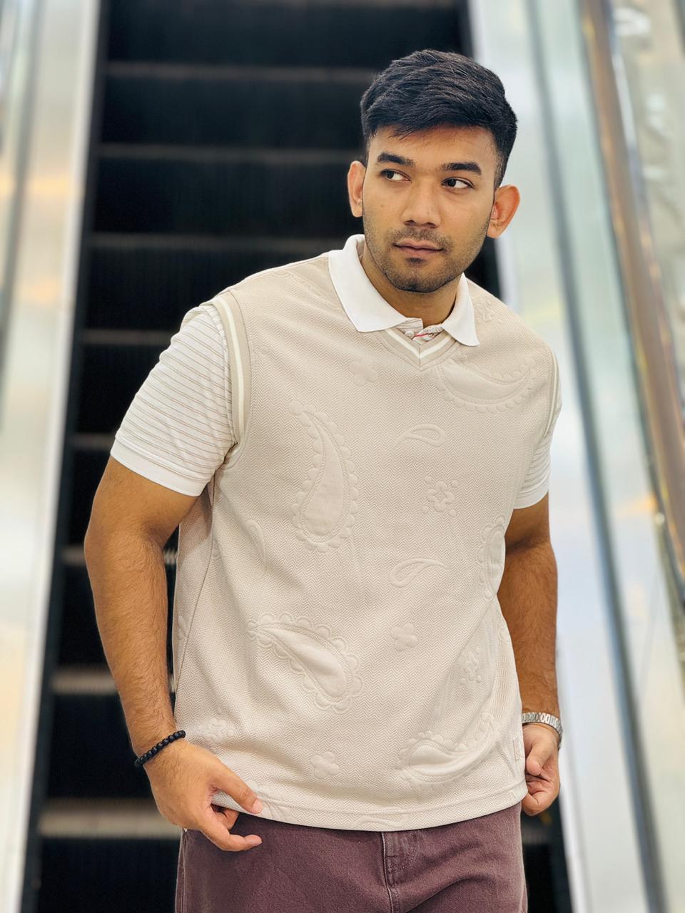 Trendy cream color Textured Sleeveless Sweater Vest – Casual & Stylish Men’s Outfit