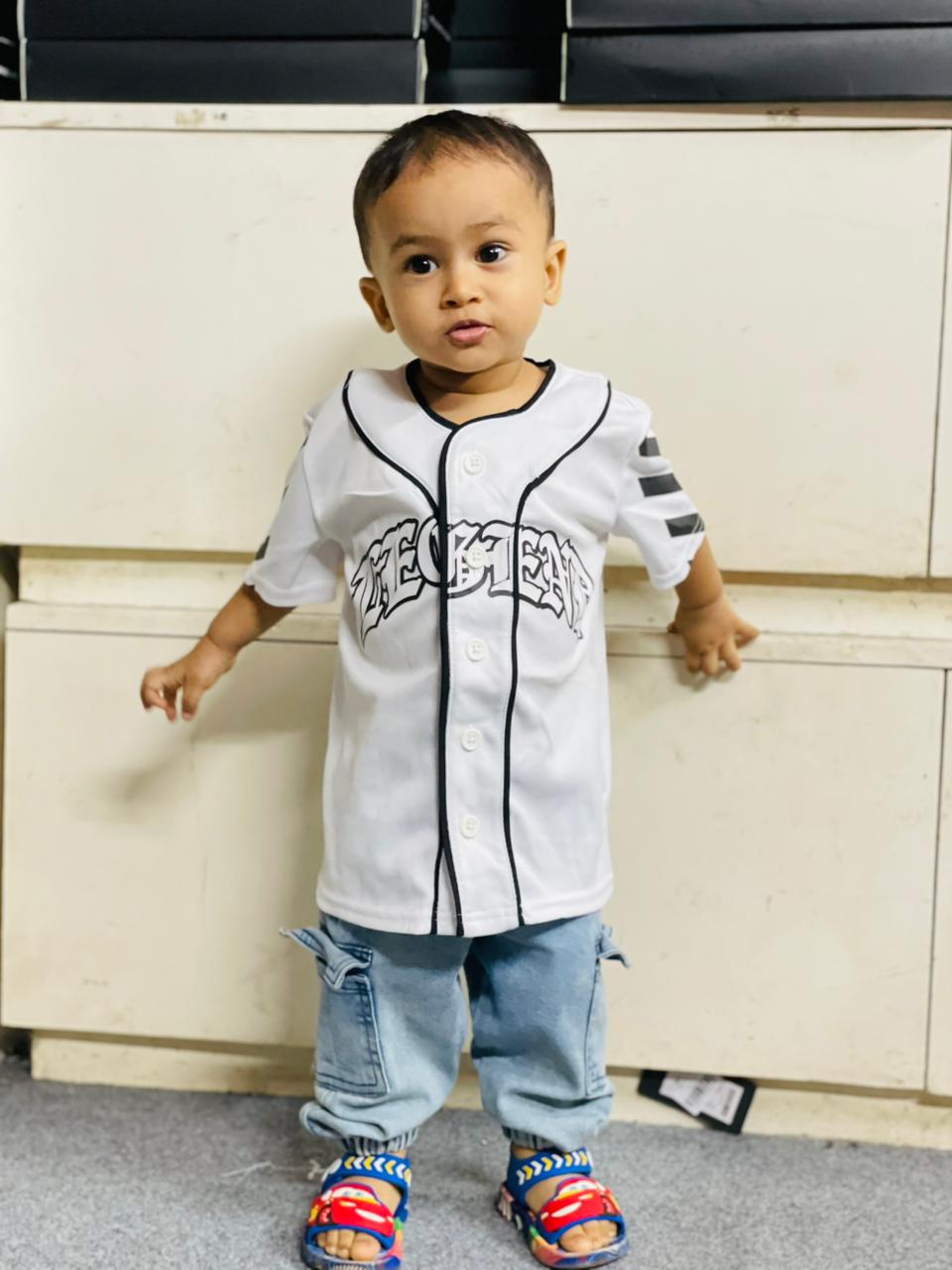 Urban Street Style White Baseball Jersey with Bold Graphic Print