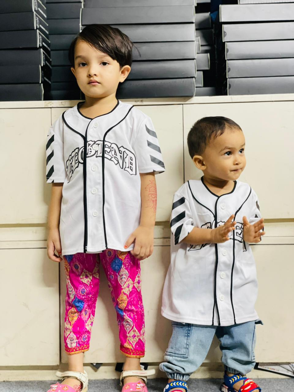 Urban Street Style White Baseball Jersey with Bold Graphic Print